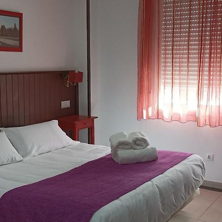 Hostal Dona Isabel Majadahonda Ngoại thất bức ảnh