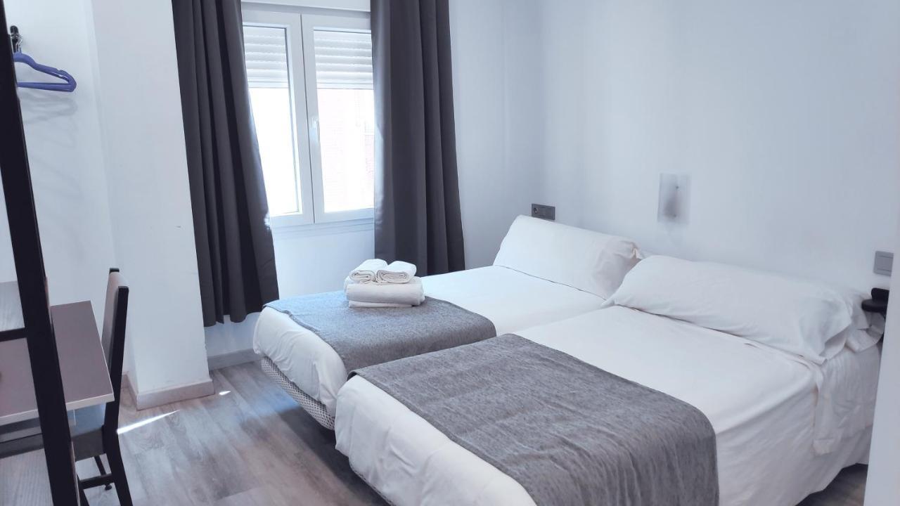 Hostal Dona Isabel Majadahonda Ngoại thất bức ảnh