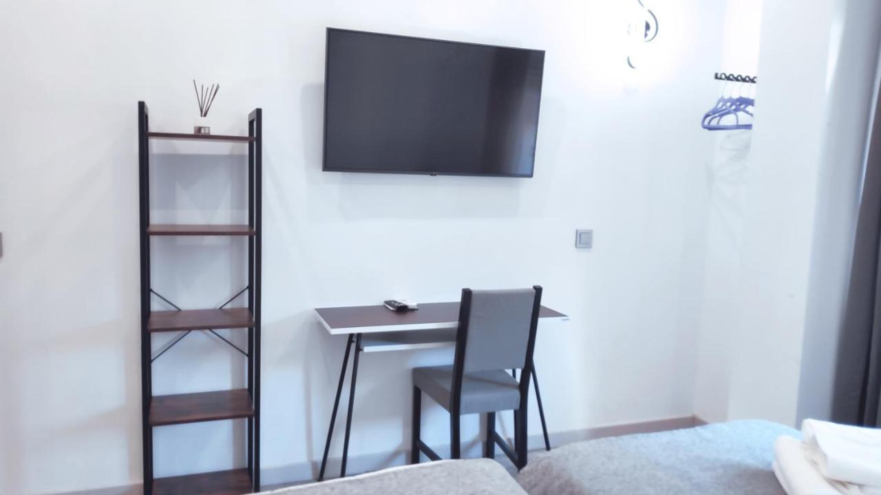 Hostal Dona Isabel Majadahonda Ngoại thất bức ảnh