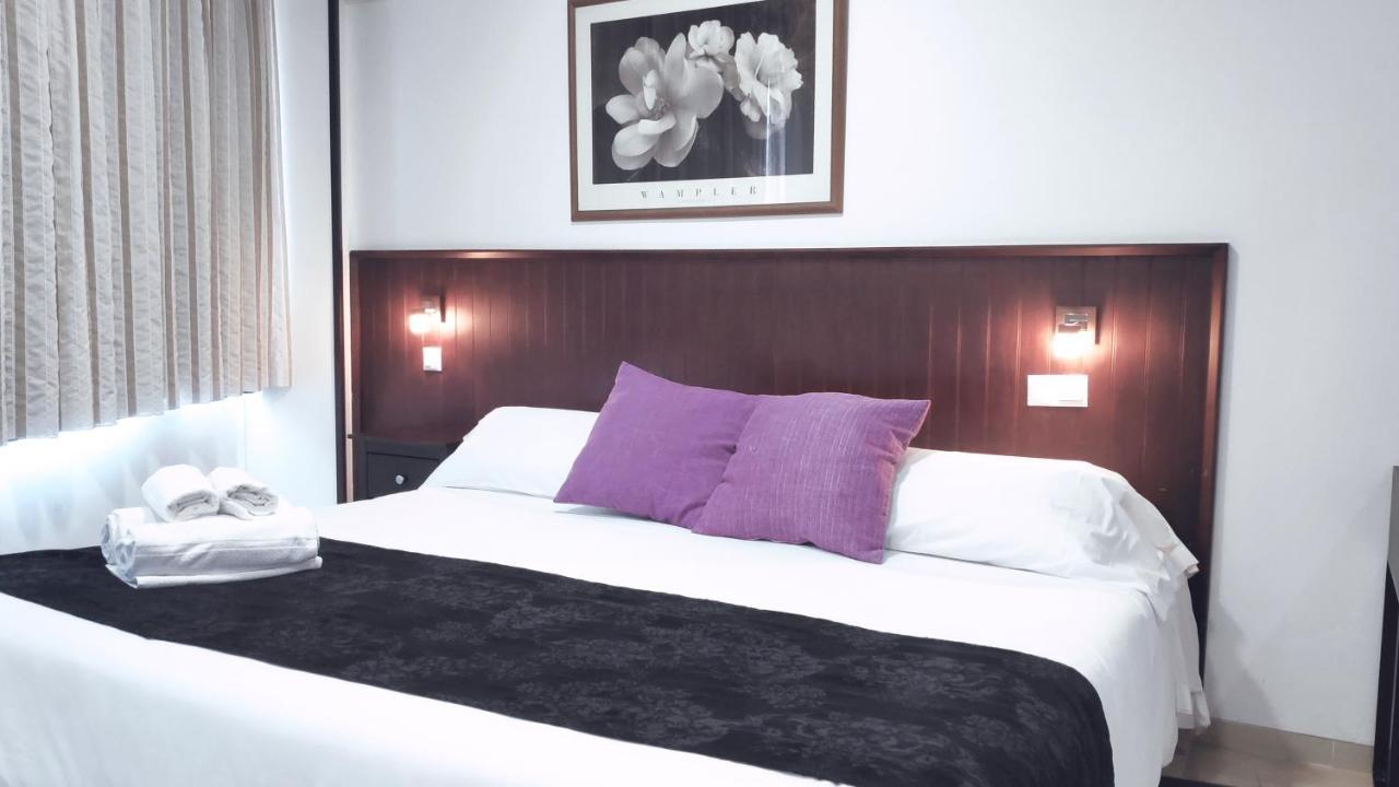 Hostal Dona Isabel Majadahonda Ngoại thất bức ảnh