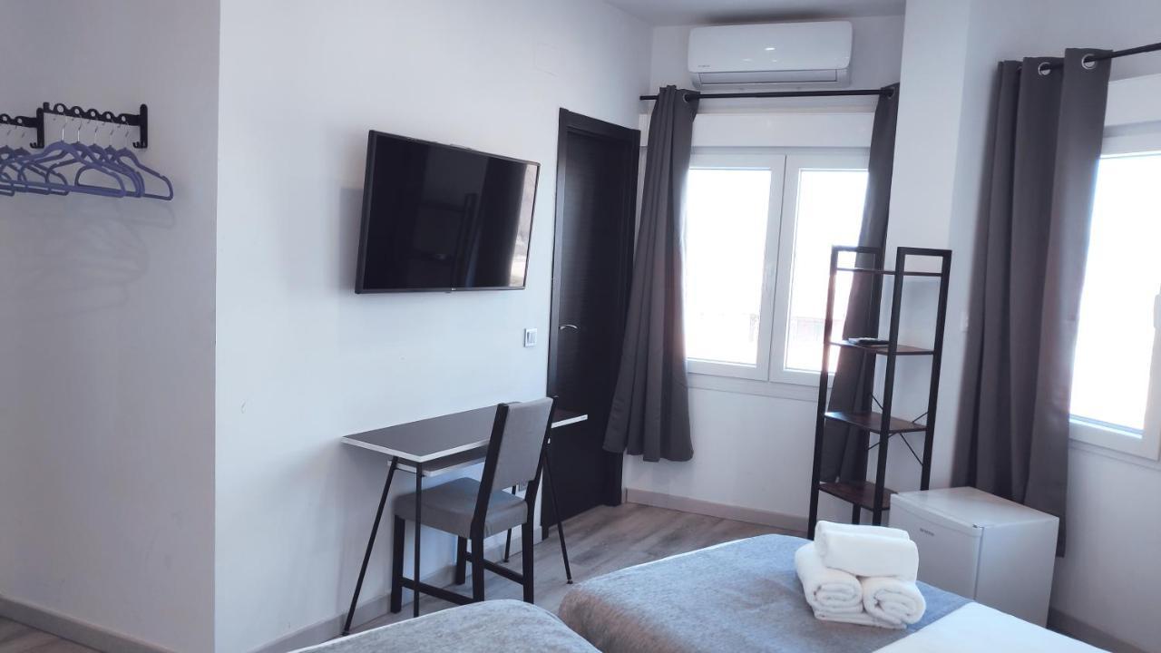 Hostal Dona Isabel Majadahonda Ngoại thất bức ảnh