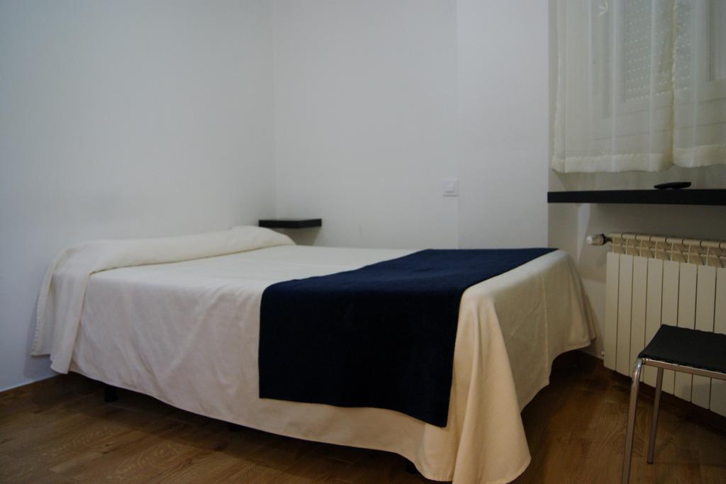 Hostal Dona Isabel Majadahonda Ngoại thất bức ảnh