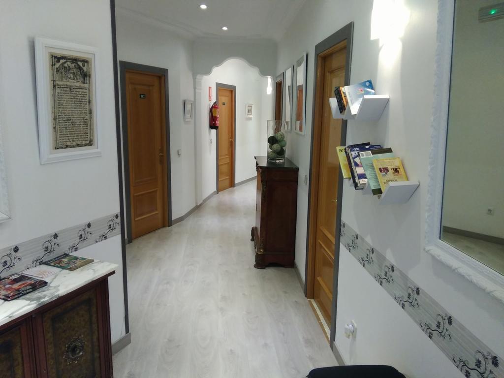 Hostal Dona Isabel Majadahonda Ngoại thất bức ảnh