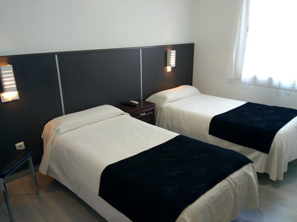 Hostal Dona Isabel Majadahonda Ngoại thất bức ảnh
