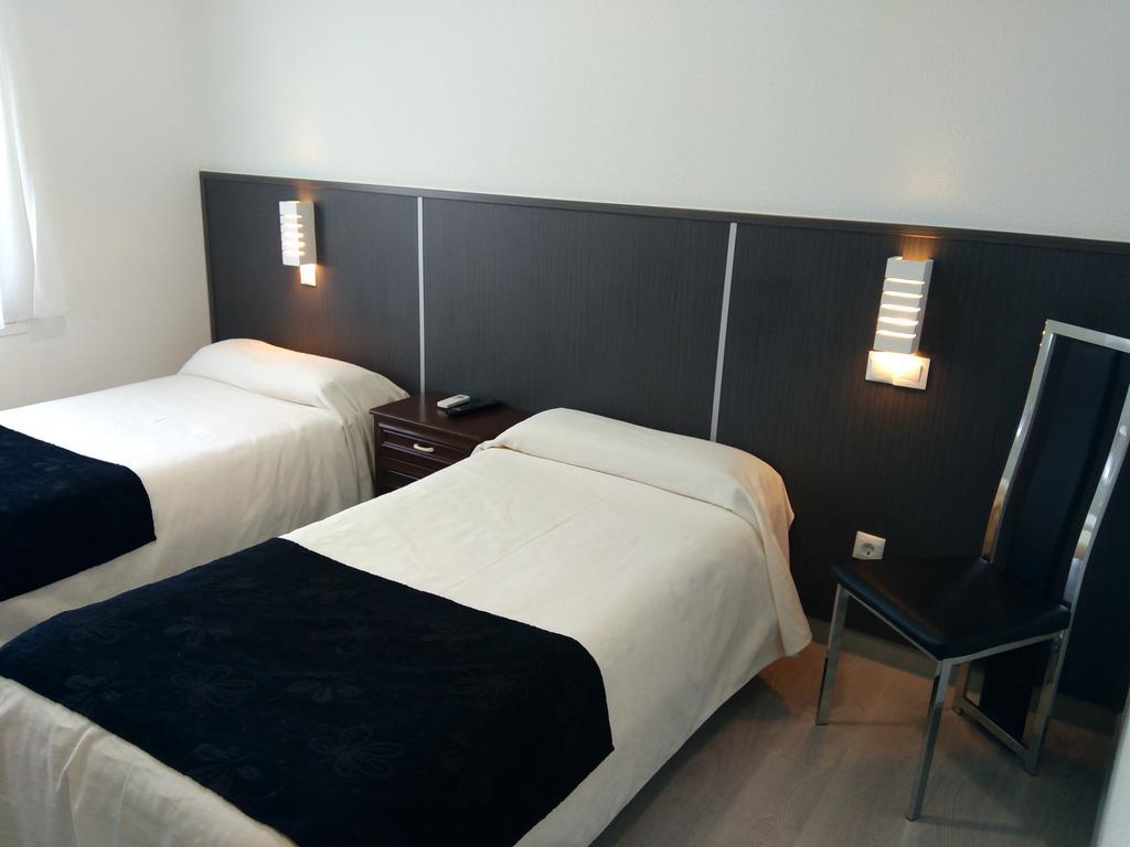 Hostal Dona Isabel Majadahonda Ngoại thất bức ảnh