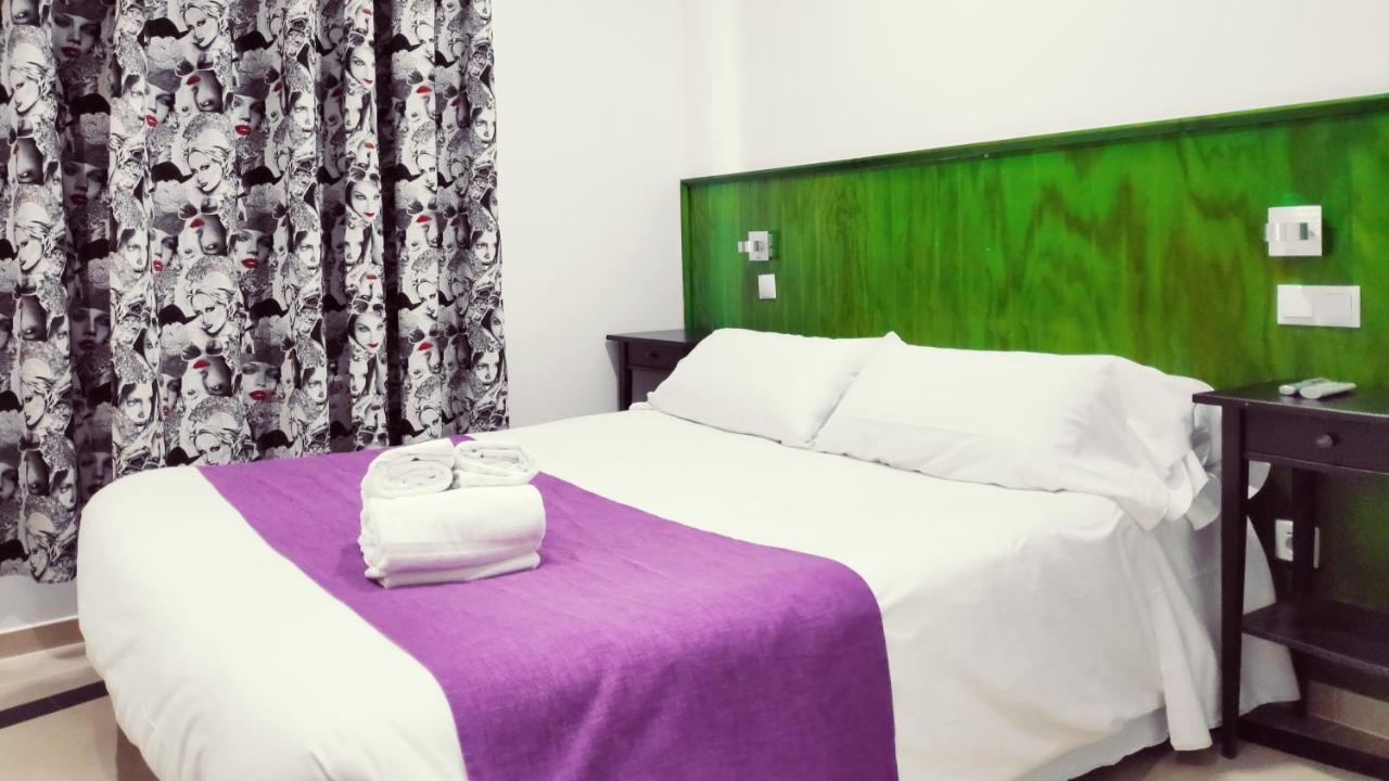 Hostal Dona Isabel Majadahonda Ngoại thất bức ảnh