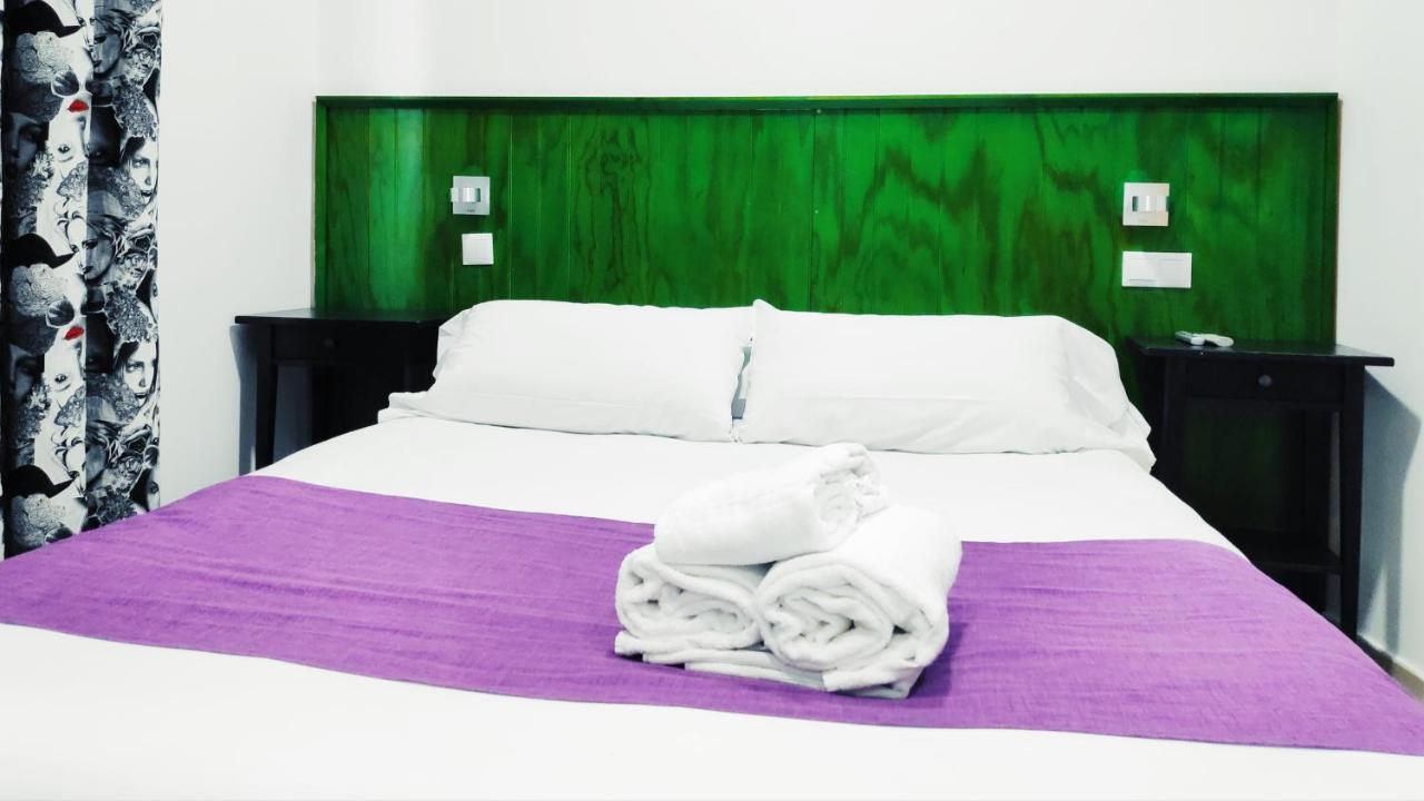 Hostal Dona Isabel Majadahonda Ngoại thất bức ảnh