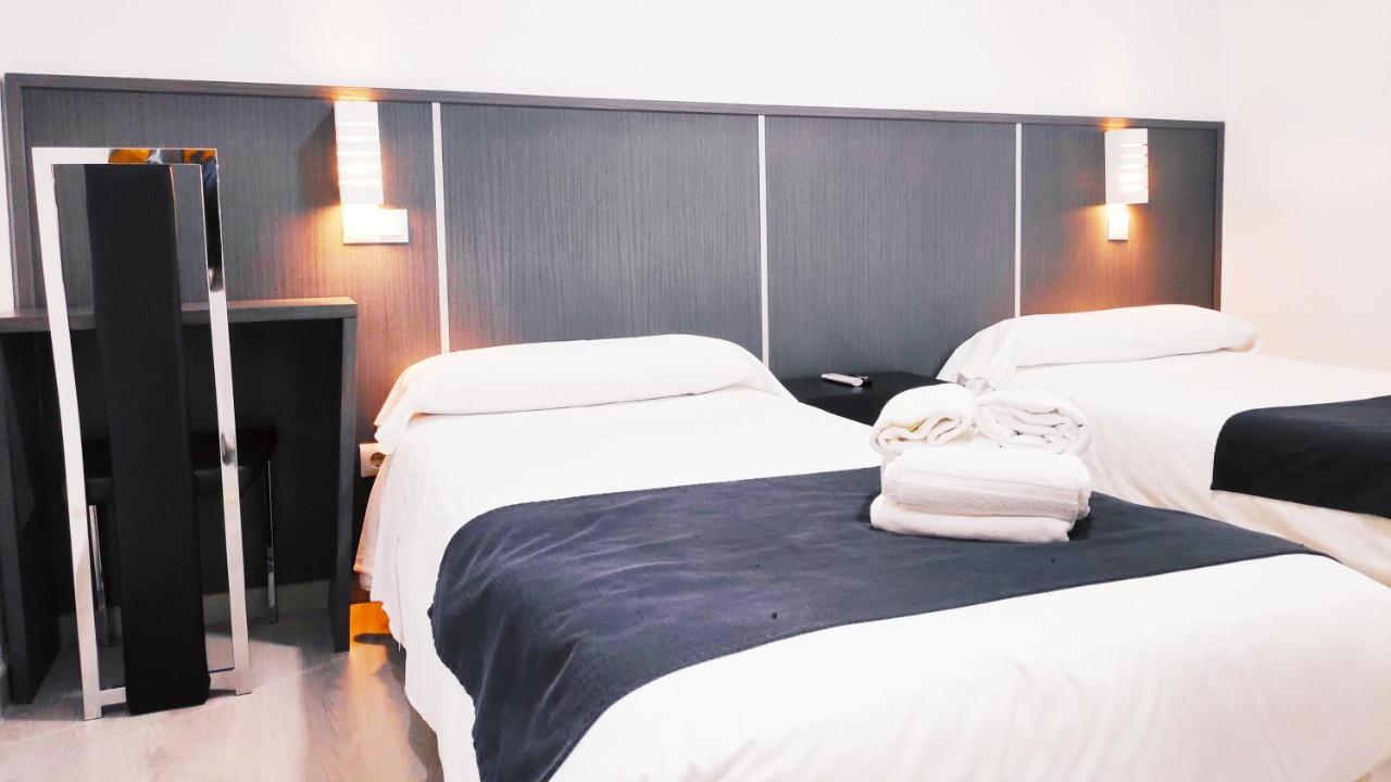 Hostal Dona Isabel Majadahonda Ngoại thất bức ảnh