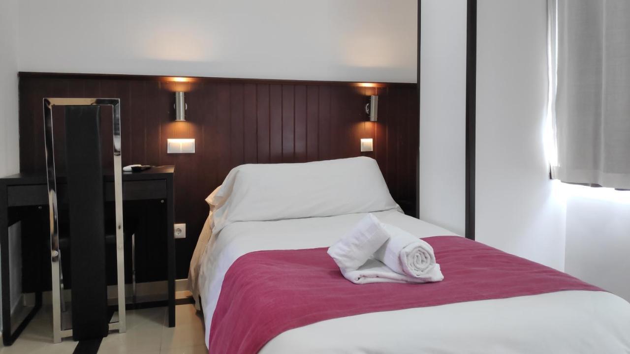 Hostal Dona Isabel Majadahonda Ngoại thất bức ảnh