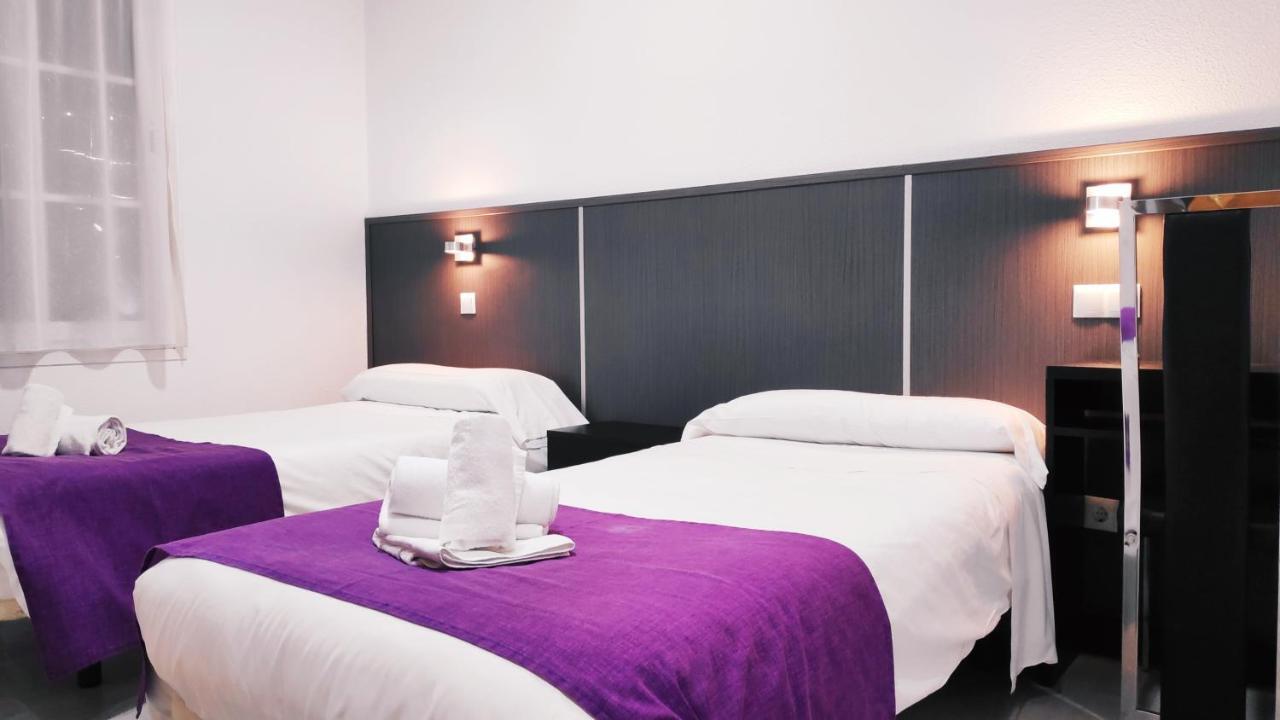 Hostal Dona Isabel Majadahonda Ngoại thất bức ảnh