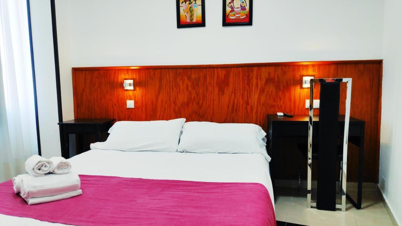 Hostal Dona Isabel Majadahonda Ngoại thất bức ảnh