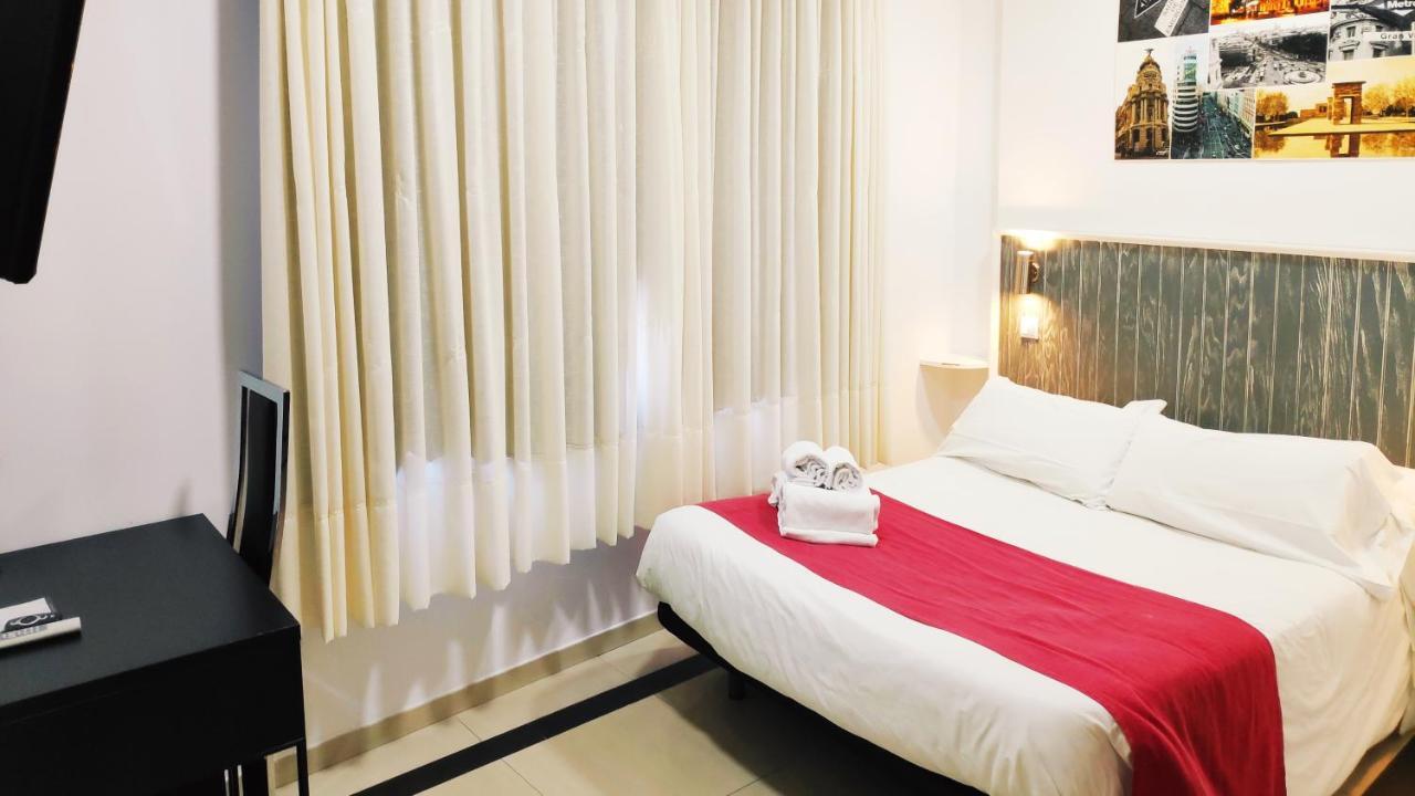 Hostal Dona Isabel Majadahonda Ngoại thất bức ảnh